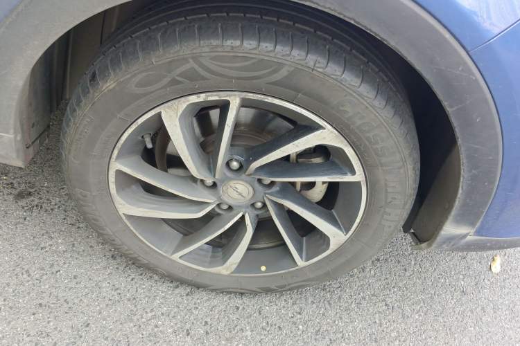Used Zotye T300 2017 1.5T CVT Luxury Model Right Front Wheel Hub