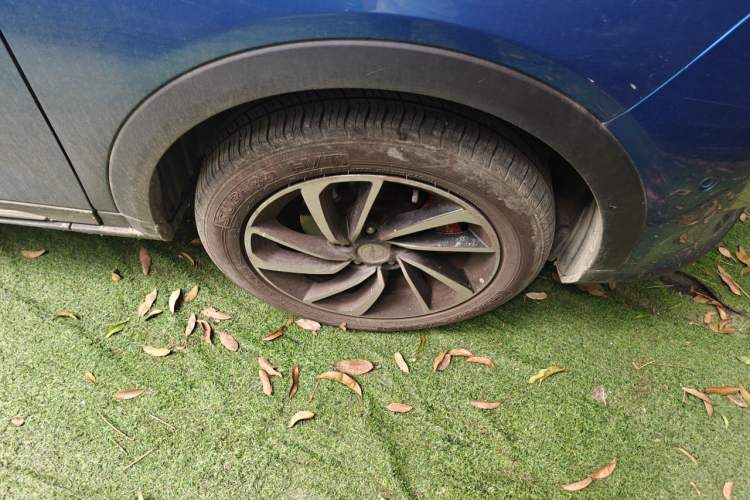 Used Zotye T300 2017 1.5T CVT Luxury Model Right Front Wheel Hub