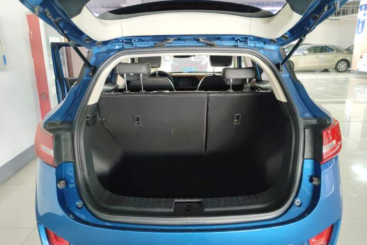 Used Zotye T300 2017 1.5T Manual Luxury Model Trunk