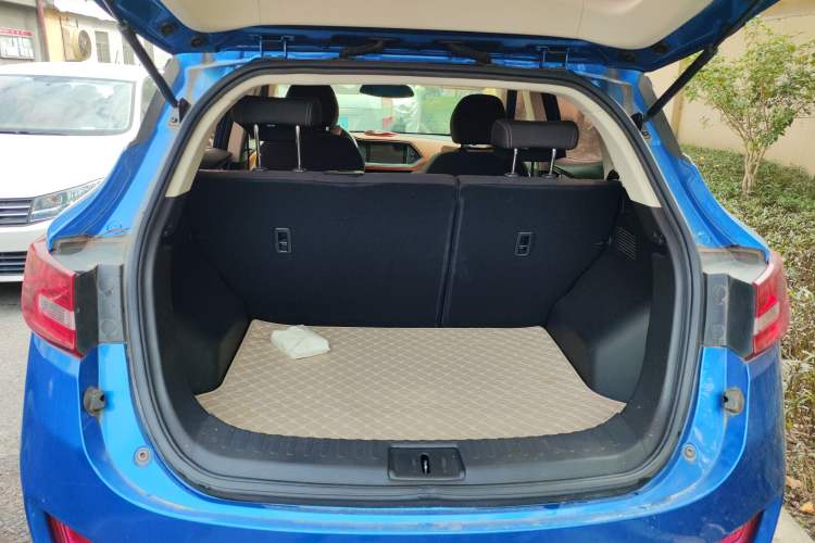Used Zotye T300 2017 1.5L Manual Luxury Model Trunk