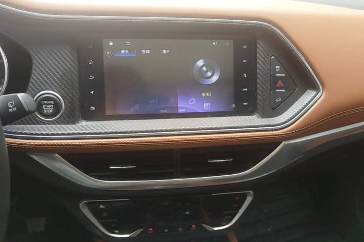 Used Zotye T300 2017 1.5L Manual Luxury Model Audio And AC Panel