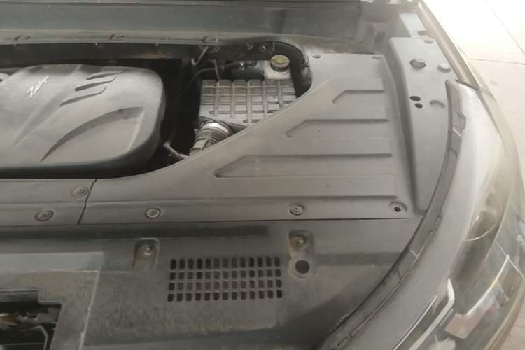 Used Zotye T300 2017 1.5L Manual Luxury Model Engine Bay Left