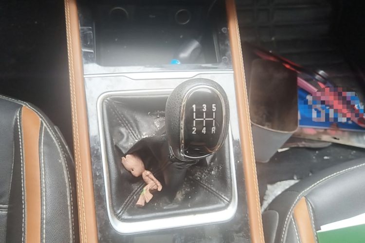 Used Zotye T300 2017 1.5L Manual Luxury Model Gear Lever