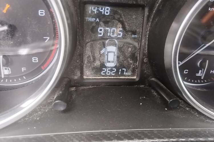 Used Zotye T300 2017 1.5L Manual Luxury Model Odometer Close Up