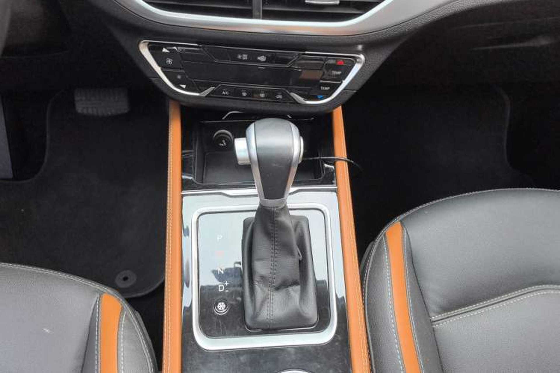 Used Zotye T300 2017 1.5T CVT Luxury Model Interior 6
