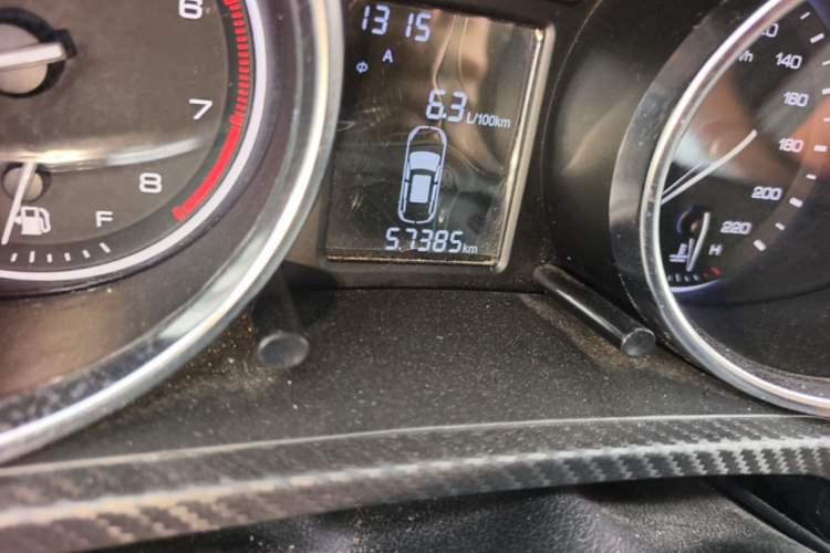 Used Zotye T300 2017 1.5L Manual Luxury Model Odometer Close Up