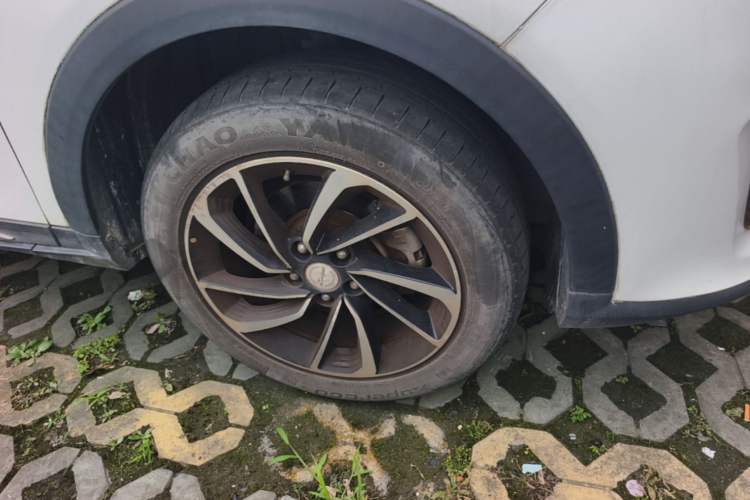 Used Zotye T300 2017 1.5L Manual Luxury Model Right Front Wheel Hub