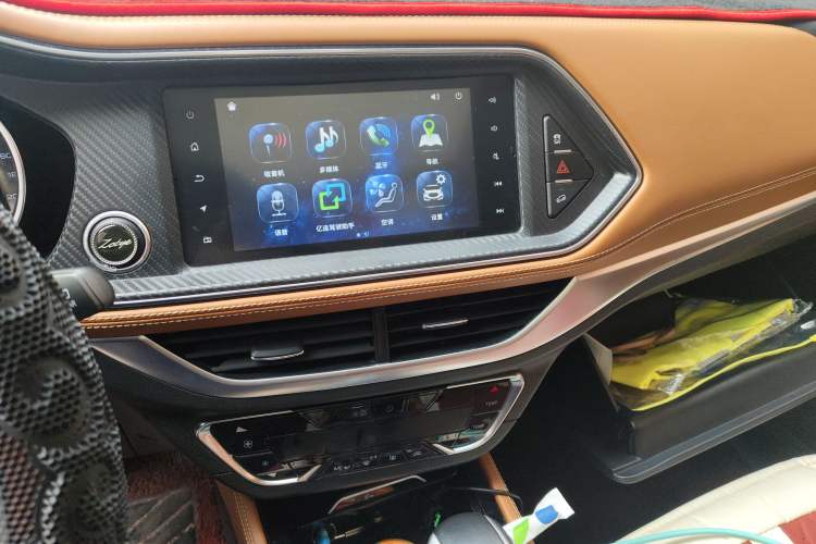 Used Zotye T300 2017 1.5T CVT Luxury Model Audio And AC Panel