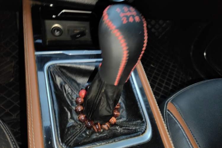 Used Zotye T300 2017 1.5L Manual Luxury Model Gear Lever