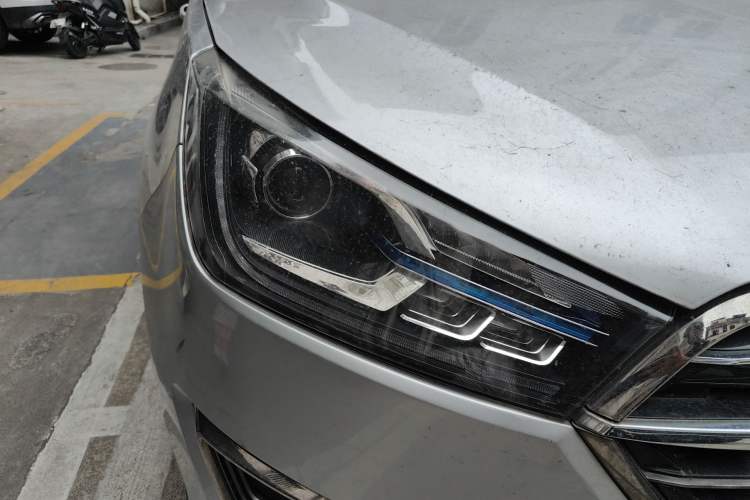 Used Zotye T300 2017 1.5L Manual Luxury Model Right Front Headlight