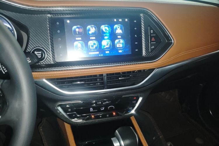 Used Zotye T300 2017 1.5T CVT Luxury Model Audio And AC Panel