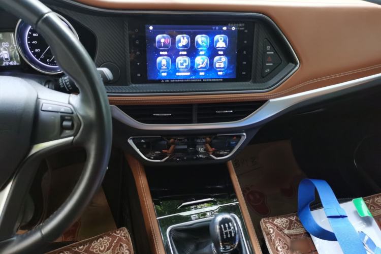 Used Zotye T300 2017 1.5L Manual Luxury Model Audio And AC Panel
