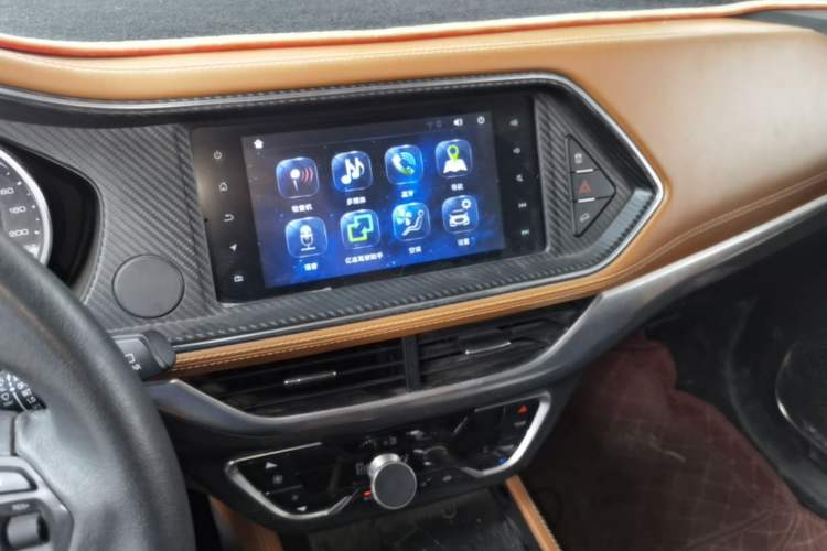 Used Zotye T300 2017 1.5L Manual Luxury Model Audio And AC Panel