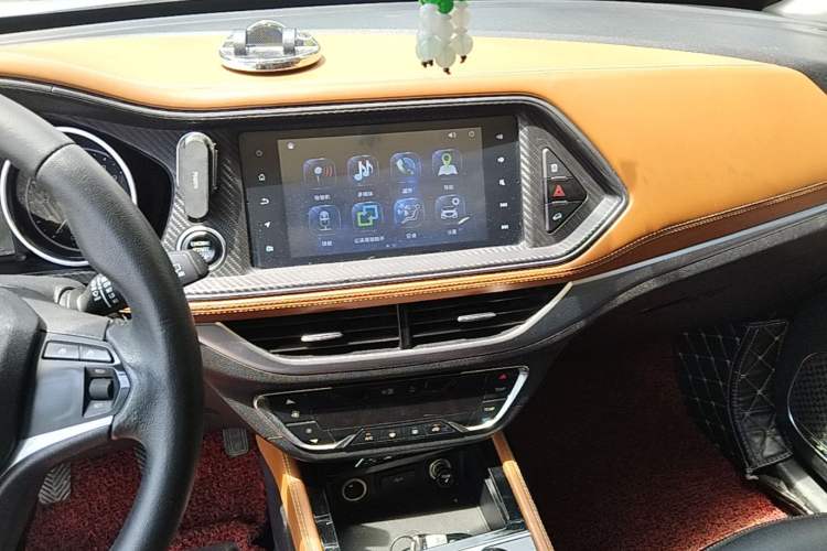 Used Zotye T300 2017 1.5L Manual Luxury Model Audio And AC Panel