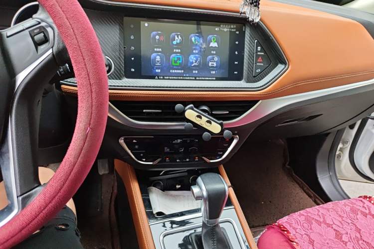 Used Zotye T300 2017 1.5T CVT Luxury Model Audio And AC Panel