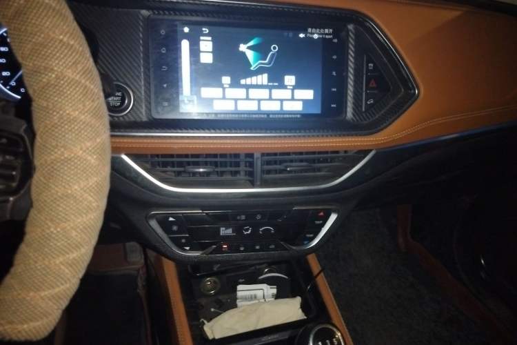 Used Zotye T300 2017 1.5L Manual Luxury Model Audio And AC Panel