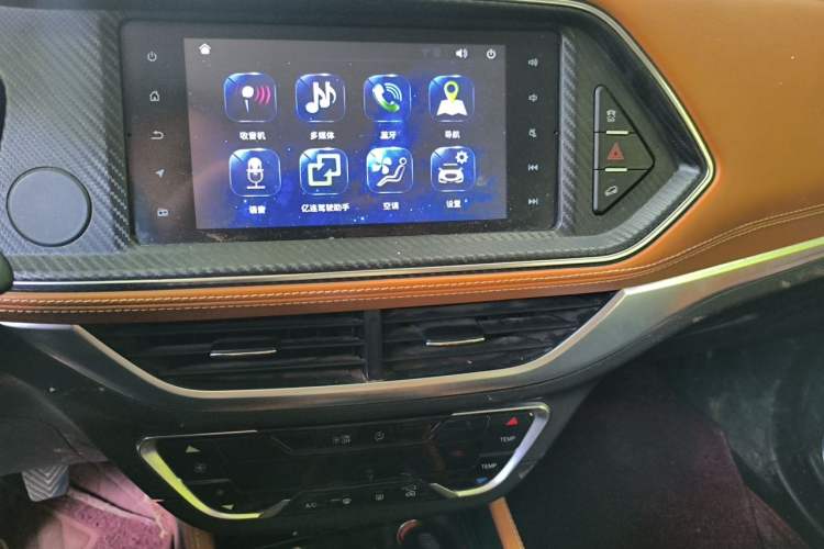 Used Zotye T300 2017 1.5L Manual Luxury Model Audio And AC Panel