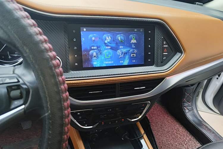 Used Zotye T300 2017 1.5L Manual Luxury Model Audio And AC Panel