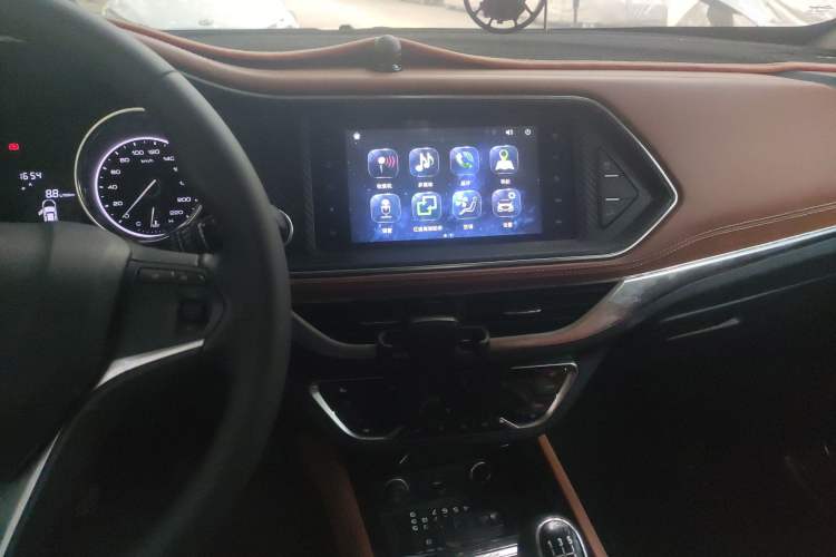 Used Zotye T300 2017 1.5L Manual Luxury Model Audio And AC Panel
