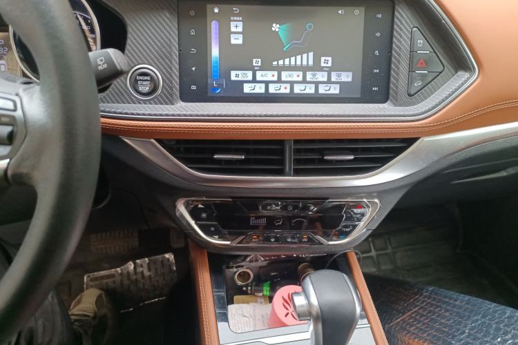 Used Zotye T300 2017 1.5T CVT Luxury Model Audio And AC Panel