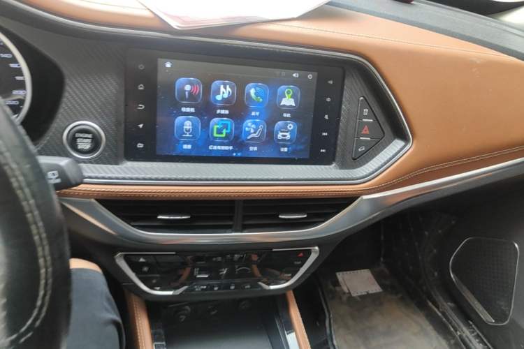 Used Zotye T300 2017 1.5L Manual Luxury Model Audio And AC Panel
