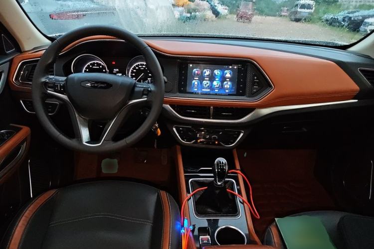 Used Zotye T300 2017 1.5L Manual Luxury Model Center Console