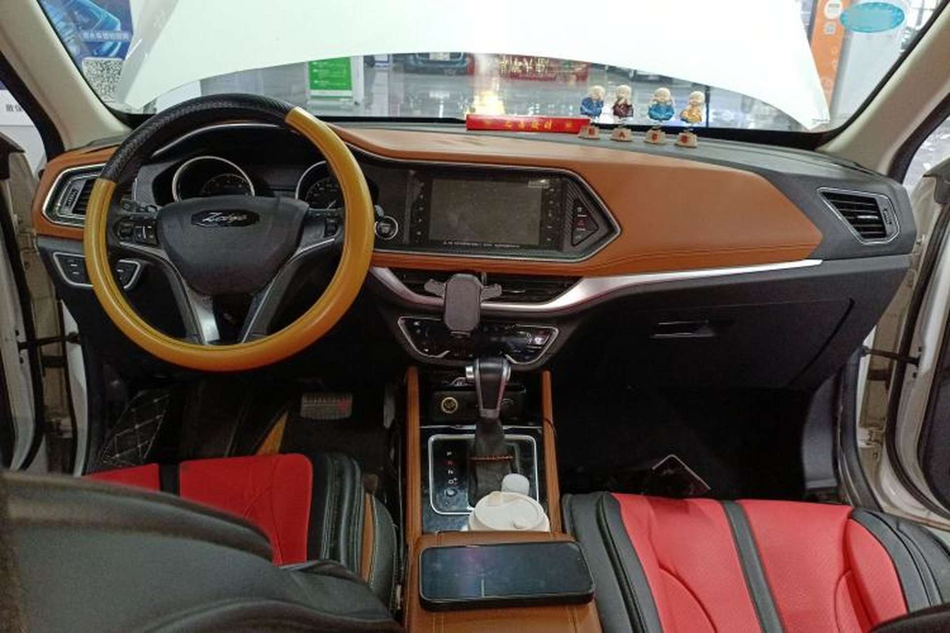 Used Zotye T300 2017 1.5T CVT Luxury Model Center Console