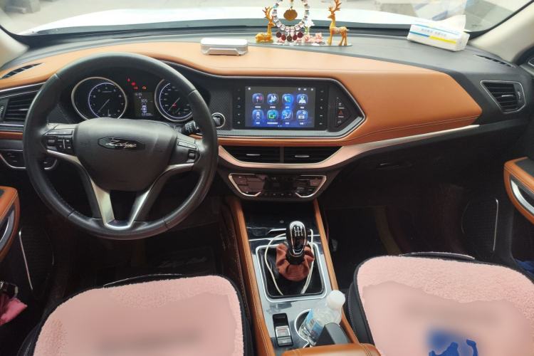Used Zotye T300 2017 1.5L Manual Luxury Model Center Console