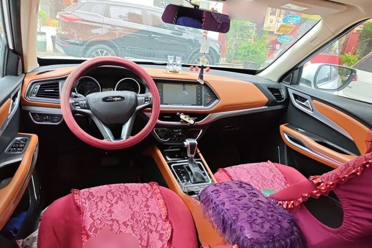 Used Zotye T300 2017 1.5T CVT Luxury Model Center Console
