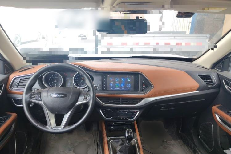 Used Zotye T300 2017 1.5L Manual Elite Model Center Console