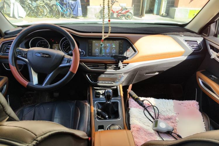 Used Zotye T300 2017 1.5L Manual Luxury Model Center Console