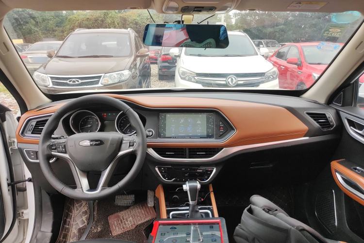Used Zotye T300 2017 1.5T CVT Luxury Model Center Console