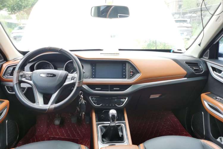 Used Zotye T300 2017 1.5L Manual Luxury Model Center Console
