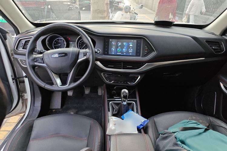 Used Zotye T300 2017 1.5L Manual Luxury Model Center Console