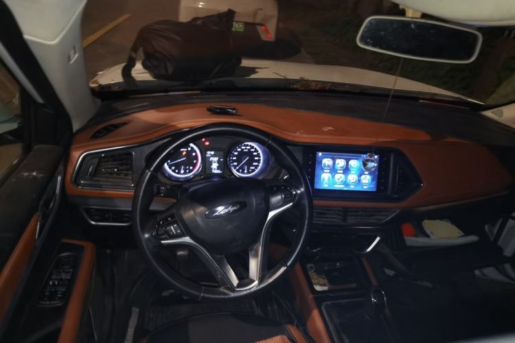 Used Zotye T300 2017 1.5L Manual Luxury Model Center Console