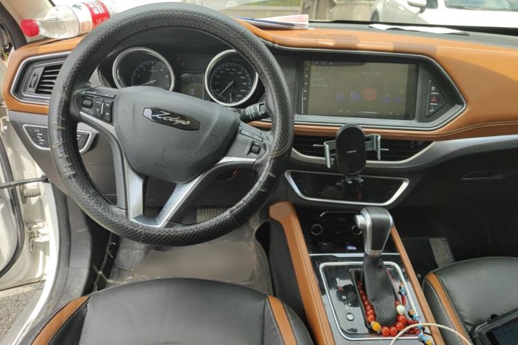 Used Zotye T300 2017 1.5T CVT Luxury Model Center Console