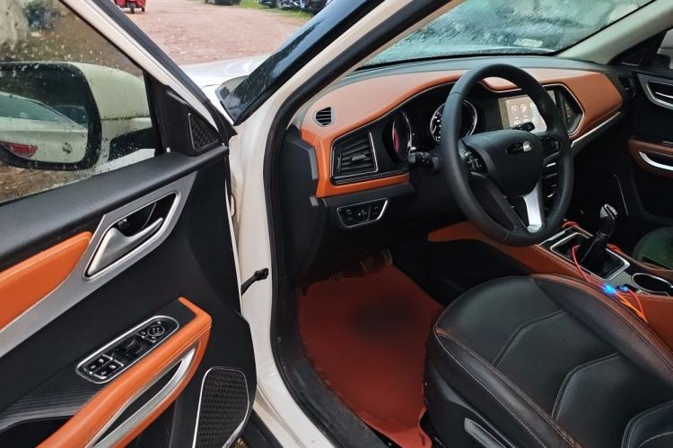 Used Zotye T300 2017 1.5L Manual Luxury Model Driver Seat