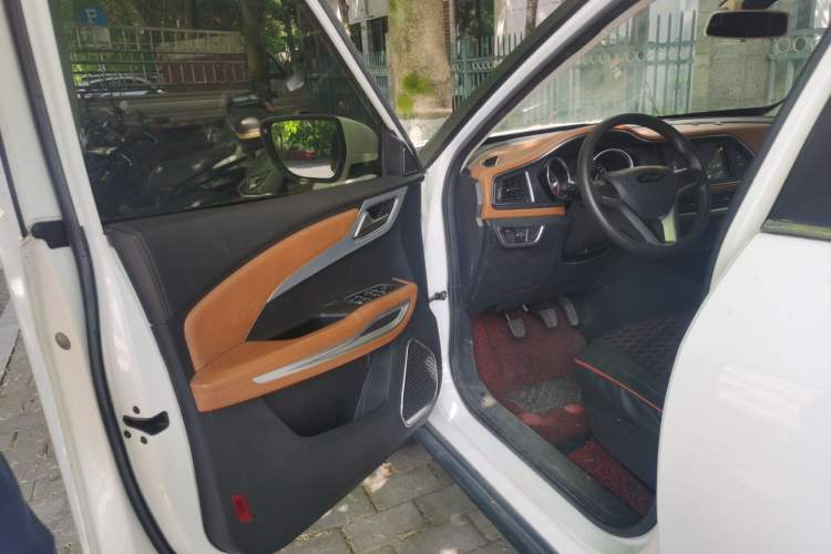 Used Zotye T300 2017 1.5L Manual Elite Model Driver Seat