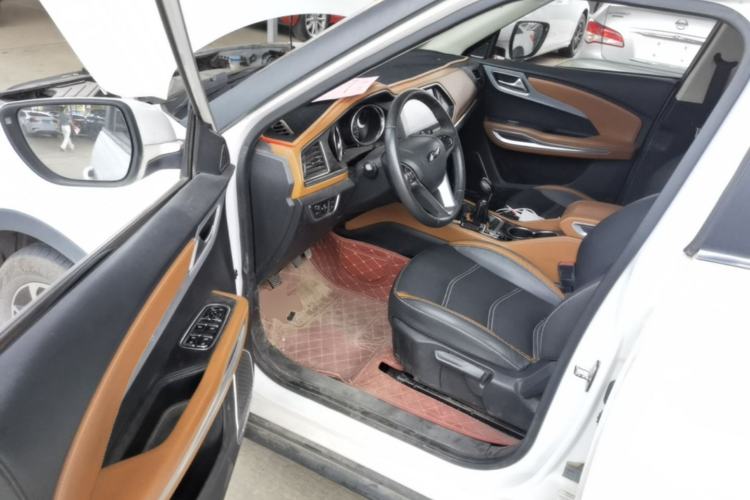 Used Zotye T300 2017 1.5L Manual Luxury Model Driver Seat