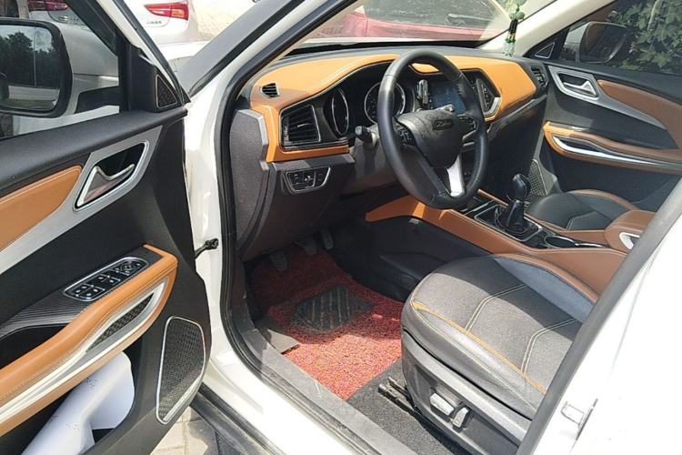 Used Zotye T300 2017 1.5L Manual Luxury Model Driver Seat