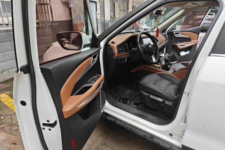 Used Zotye T300 2017 1.5L Manual Luxury Model Driver Seat