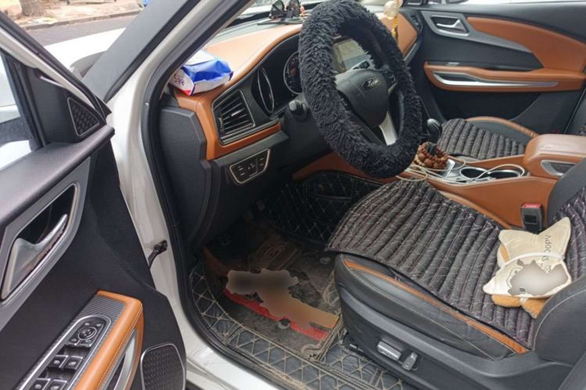 Used Zotye T300 2017 1.5L Manual Luxury Model Driver Seat