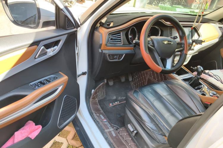 Used Zotye T300 2017 1.5L Manual Luxury Model Driver Seat
