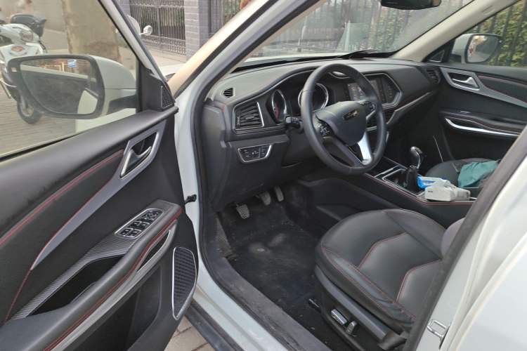 Used Zotye T300 2017 1.5L Manual Luxury Model Driver Seat