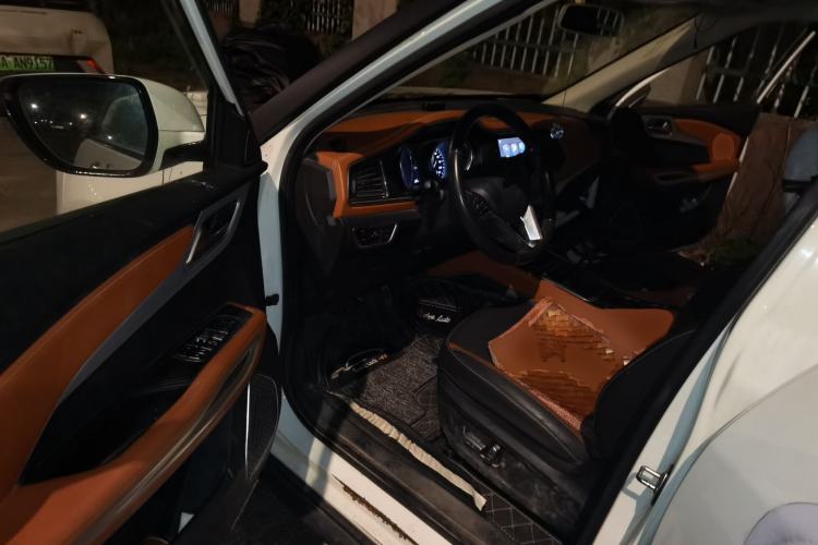Used Zotye T300 2017 1.5L Manual Luxury Model Driver Seat