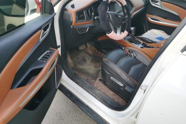 Used Zotye T300 2017 1.5T CVT Luxury Model Driver Seat