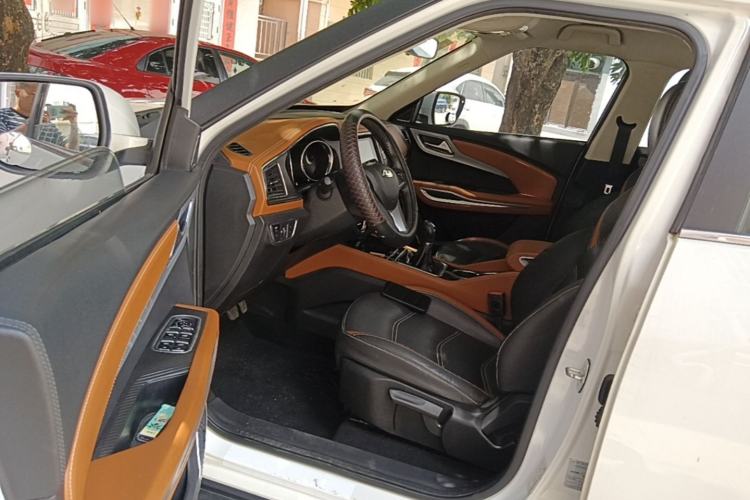 Used Zotye T300 2017 1.5L Manual Luxury Model Driver Seat