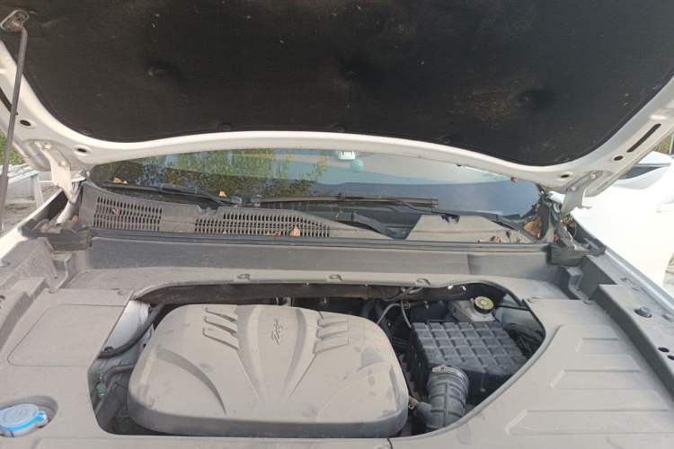 Used Zotye T300 2017 1.5L Manual Luxury Model Engine Bay