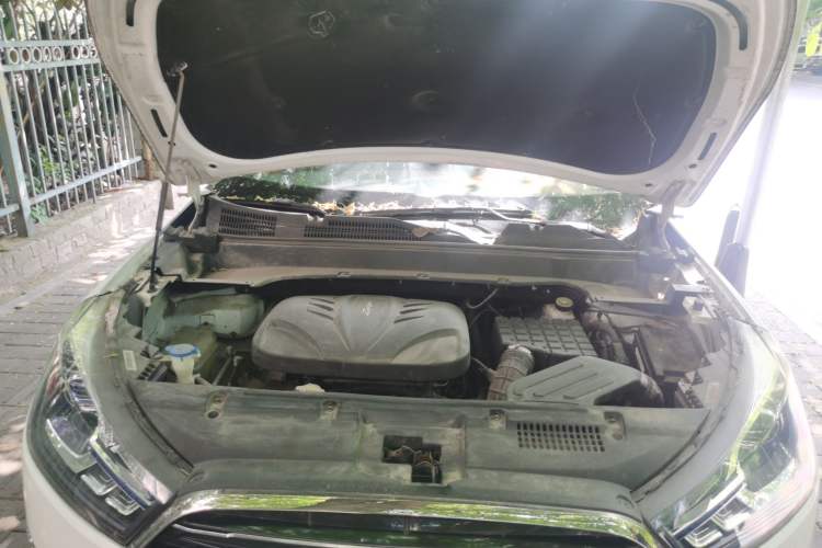Used Zotye T300 2017 1.5L Manual Elite Model Engine Bay