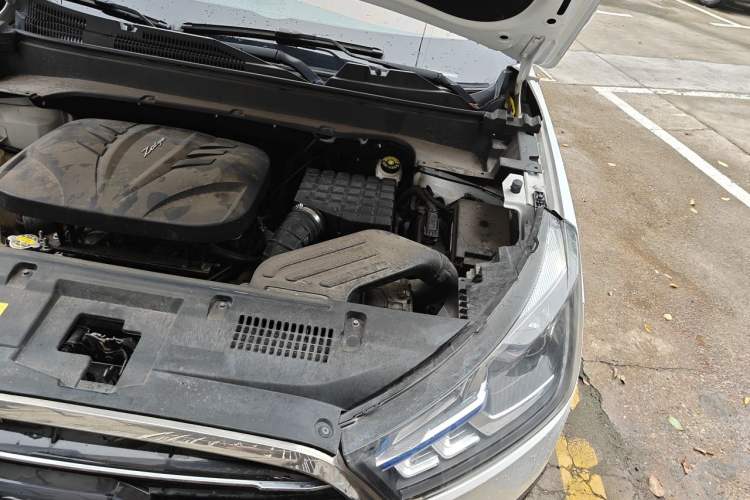 Used Zotye T300 2017 1.5L Manual Luxury Model Engine Bay Left